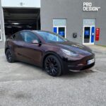 Indpakning af Tesla Y black